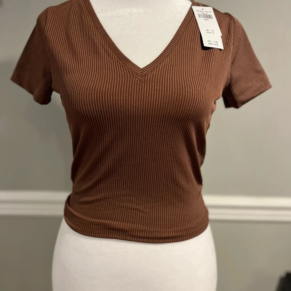 Hollister NWT women's top -Size Small - Picture 3 of 7
